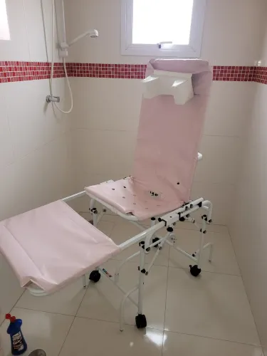 Cadeira de Banho que deita para Pessoas com Mobilidade Reduzida