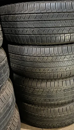 Jogo de pneus 18 Veracruz , Santa Fé , Sorento 235/65 R18 semi novos MICHELIN