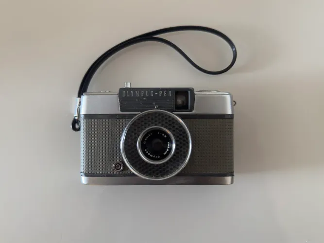 Câmera Olympus Pen-EE