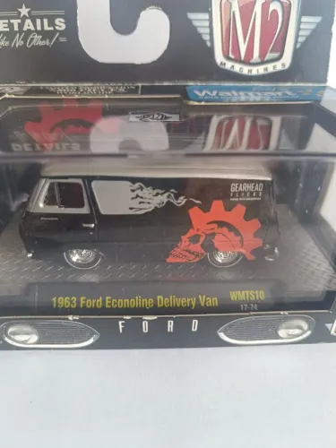 M2 Machines Ford 1963 Econoline Delivery Van WMTS10