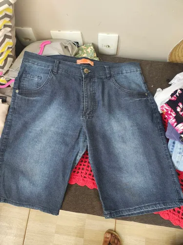 Bermuda jeans, e short de poliéster 