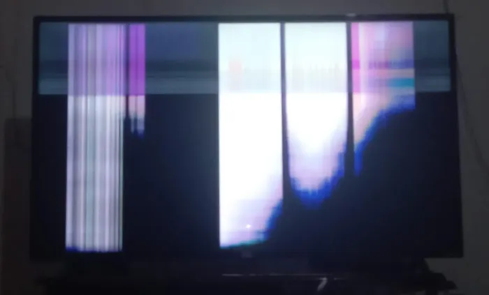 TV com defeito na tela - Peças ou conserto