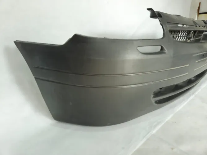 Parachoque dianteiro Renault Clio hatch sedan 2000 2001 2002 2003 