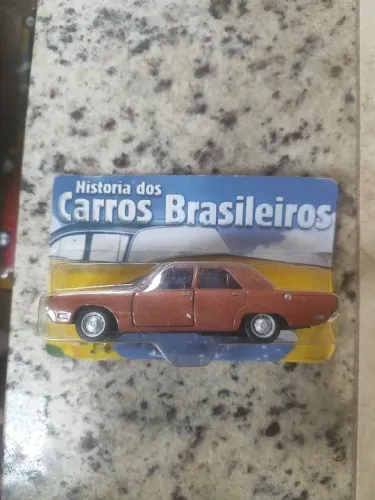 Dodge Dart miniatura 