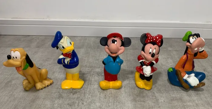 Lote Mickey e seus amigos Disney <br>Original Disney <br>São todos de vinil