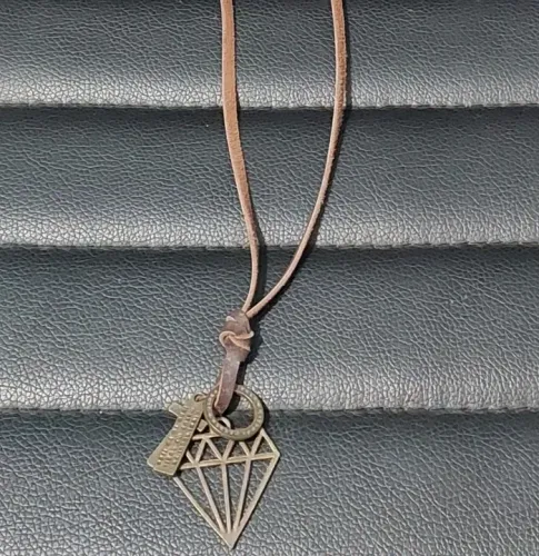 Colar Diamante - Courino - Cor: Marron e Bronze