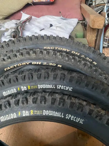 Pneus Aro 26 Maxxis Downhill Minion DH 