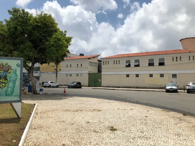 Galpão/terreno no Largo da Boa Viagem.