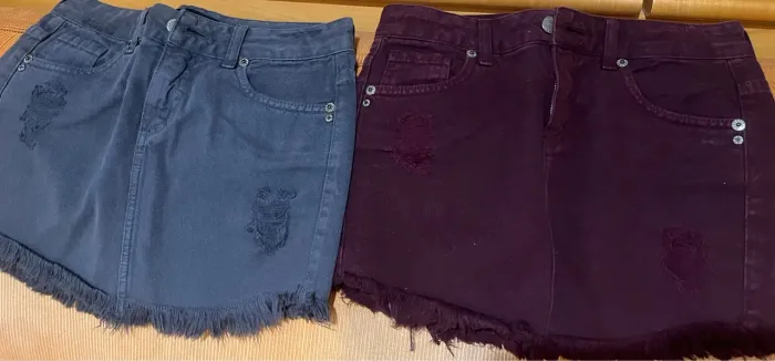Saias Jeans Destroyed - Azul e Roxo - Tamanho P