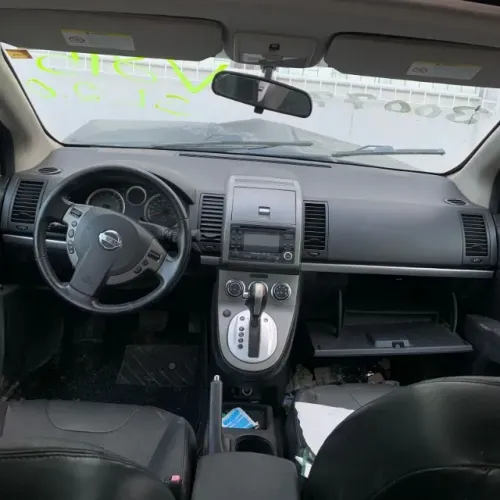 Sucata Sentra para retirada de peças 