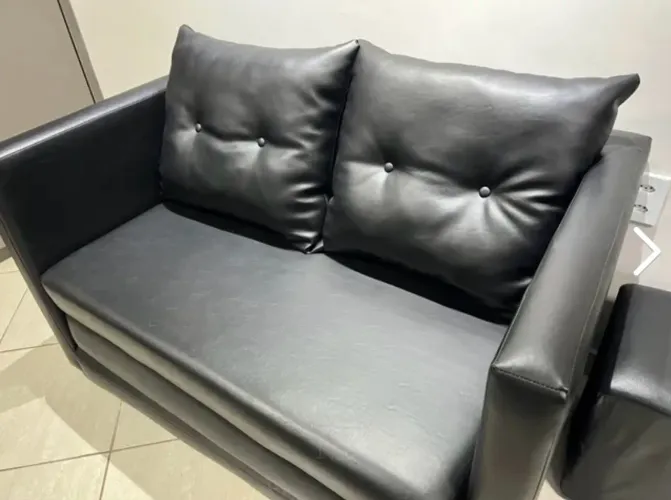 Sofá Cama de Couro