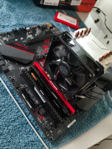 Processador i7 8700, 24 GB ram ddr4 2333, placa mãe rog strix, Air cooler coolermaster, 