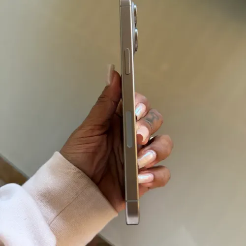 iPhone 15 pro Max titanio
