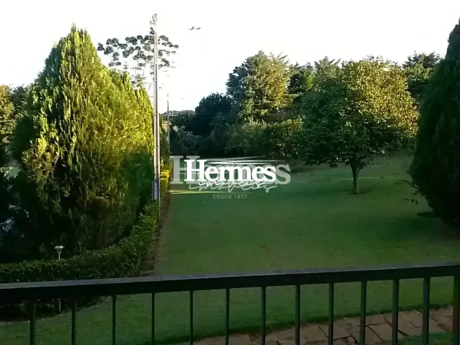 Chácara no asfalto em Itatiba. 14000 m2 aprox., com benfeitorias.