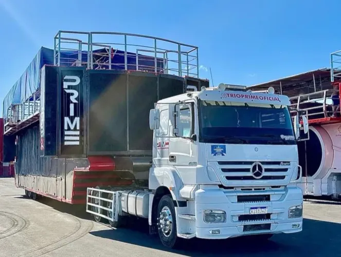 Trio elétrico disponível para carnaval