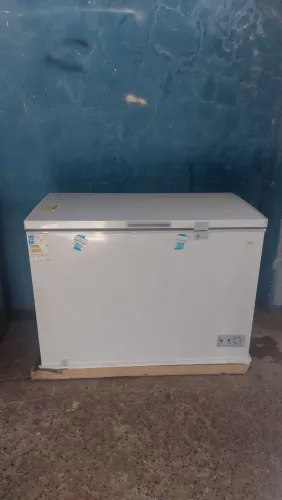 Freezer HQ 220 novo com tranca