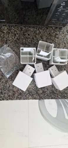 6 pés de guarda roupa branco