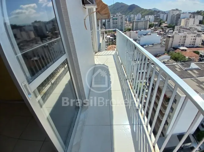 Apartamento à venda com 2 vagas na escritura, portaria 24 horas, varanda, 3 quartos com ar