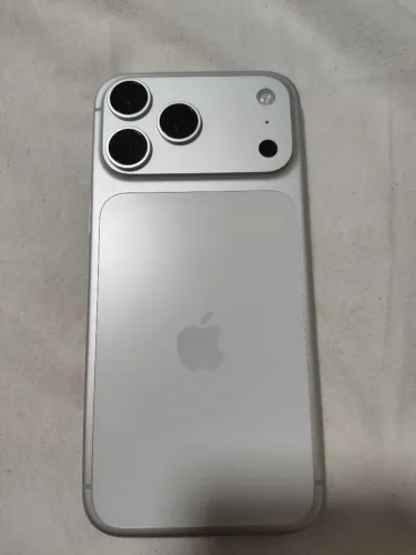 iPhone 17 pro max
