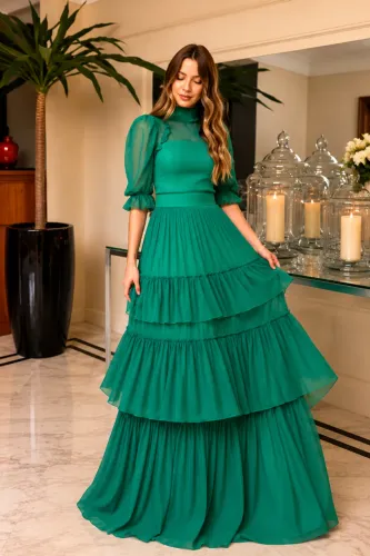Vestido de tule verde em camadas