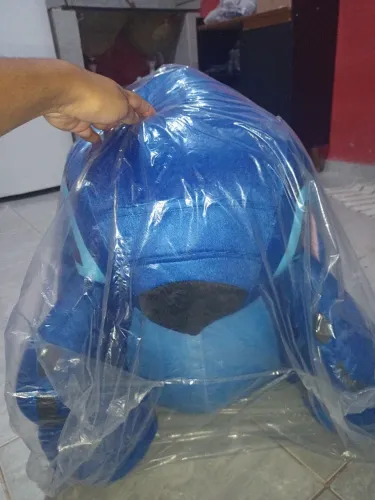 Vende-se estes 2 ursos do Stitch, está embrulhado, NUNCA ABERTO! 