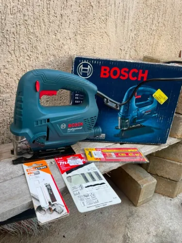 serra tico tico Bosch 500W com kit de serras NOVAS