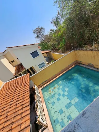 Lindo sobrado com piscina privativa 