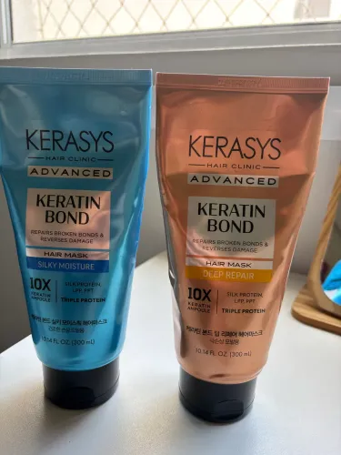 Duas máscaras coreanas da Kerasys, de hidratação e de reconstrução. Usada 1x. 300ml cada.