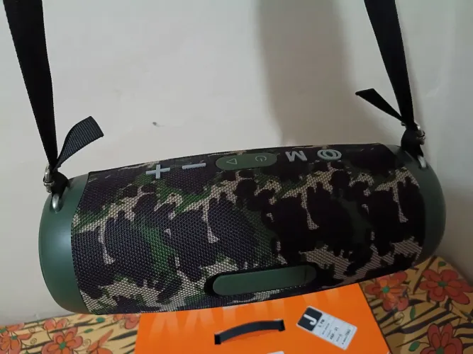 Vendo uma linda caixa de som super nova , caixa via bluetooth muito boa .