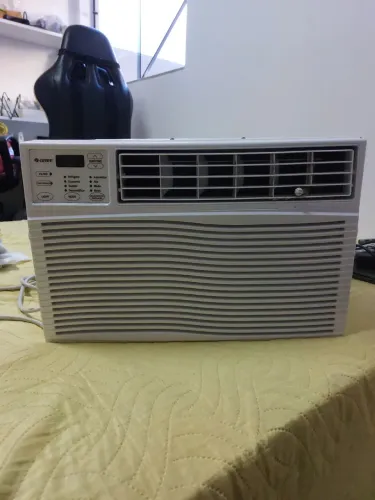 Ar-Condicionado Janela Gree 10.000 BTUs 220V - Excelente Estado