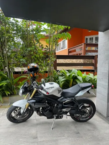 Triumph Street Triple 675 2015