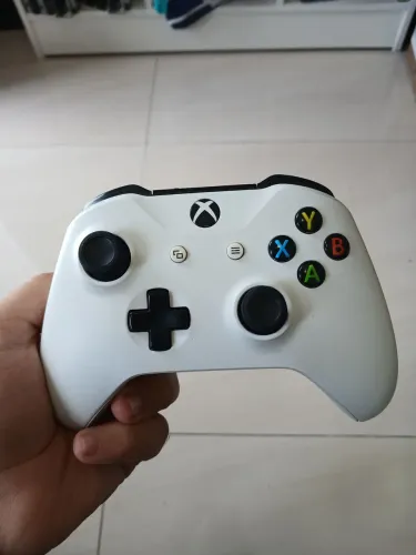 Controle xbox one s funcionando tudo porem led não acender
