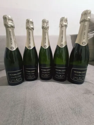 5 Champagne Victoria Geisse 750ml
