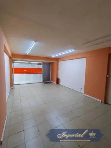 Loja- Petrópolis, Centro