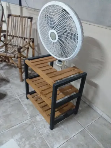 MESA  MADEIRA APARADOR PARA SUA CASA ENCAIXA : ABAJUR, LUMINÁRIAS, VENTILADORES, PAREDES 