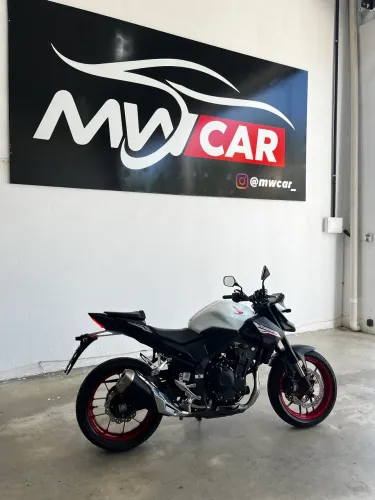 CB 500 Hornet 2026  *
