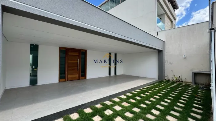 CASA TÉRREA INDEPENDENTE À VENDA | 3 QUARTOS | MONTE VERDE BETIM/MG | 145m²