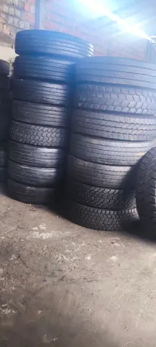 vende se este pneus recapado e meia vida 