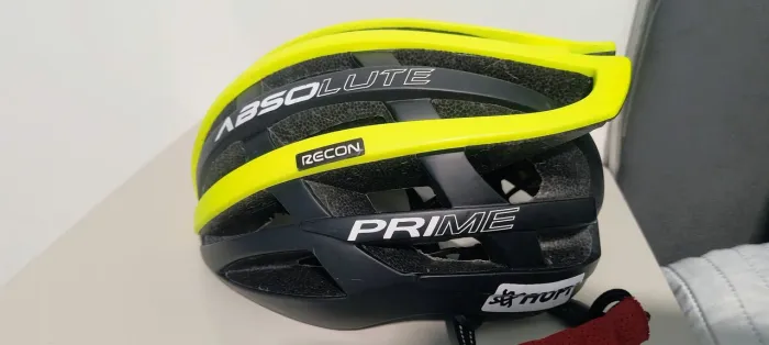 Capacete absolute novo