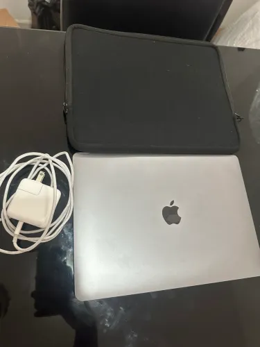 MACBOOK AIR M1