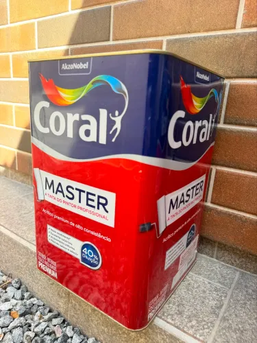 Vendo latas de tinta 18L PREÇO IMBATÍVEL PRA LEVAR HOJE