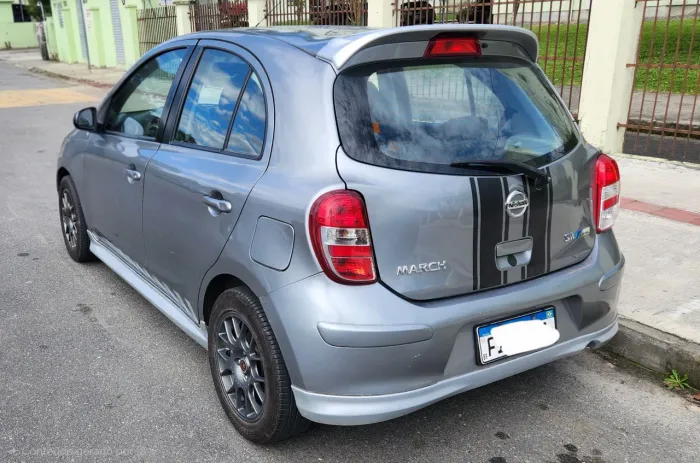 Nissan March SR 1.6 16V Flex Fuel 5P 2014