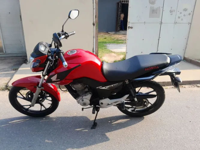 Moto muito bem conservada!