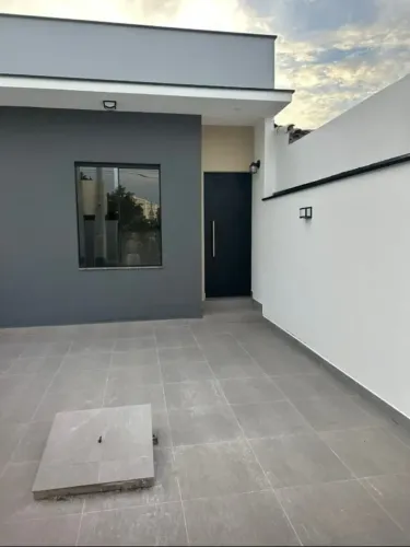 CASA À VENDA PRÓXIMA AO CACAU PARQUE