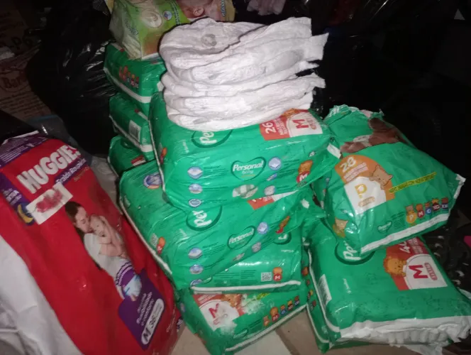 Vendo fraldas,que minha bebe nao usou , interessado chama no chat
