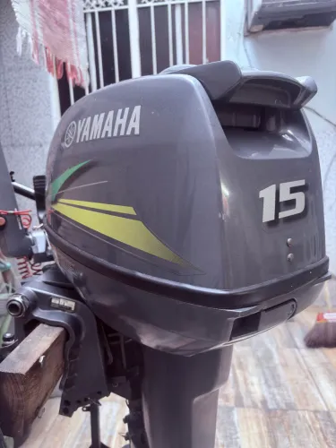 Motor de Popa Yamaha 15 HP - 2016