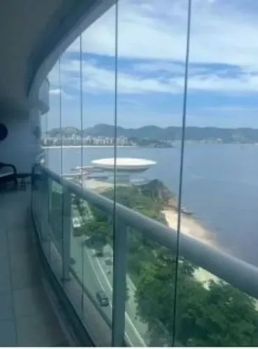 BS IMOBILIÁRIA VENDE  Sofisticação, conforto e uma vista deslumbrante para o mar!