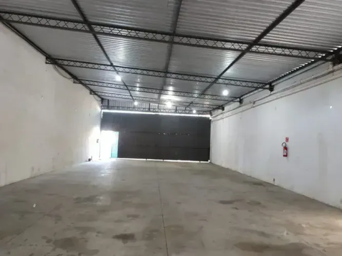 Galpão para aluguel possui 250 metros quadrados em Jardim Diamante - São José dos Campos -
