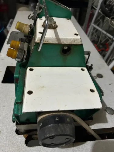 Vende se máquina de costura industrial