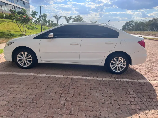 Honda Civic Sedan LXR 2.0 Flexone 16V Aut. 4P 2014